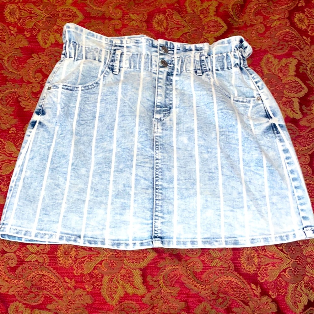 Jolt Size M skirt